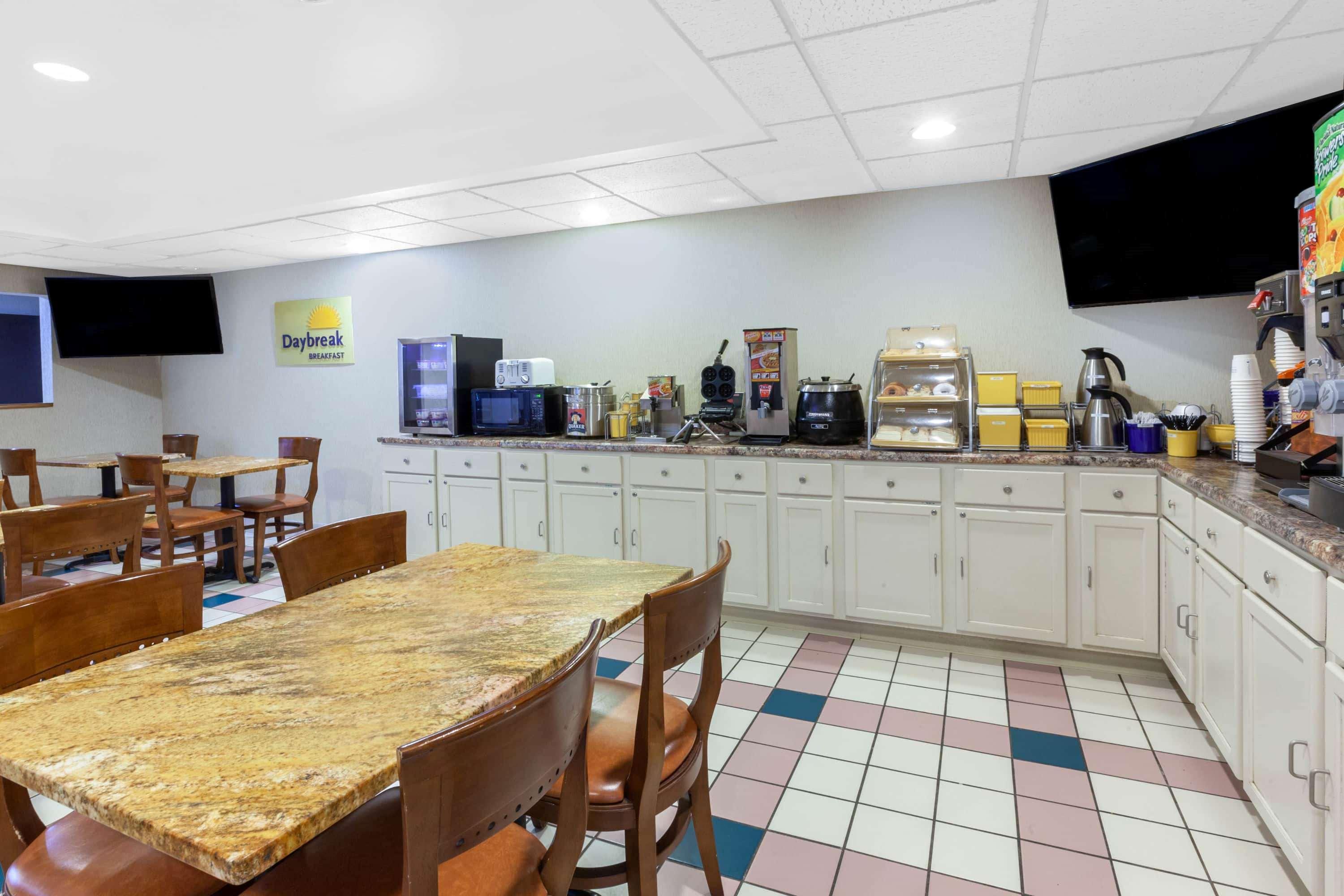 Days Inn By Wyndham Milan Sandusky South Esterno foto