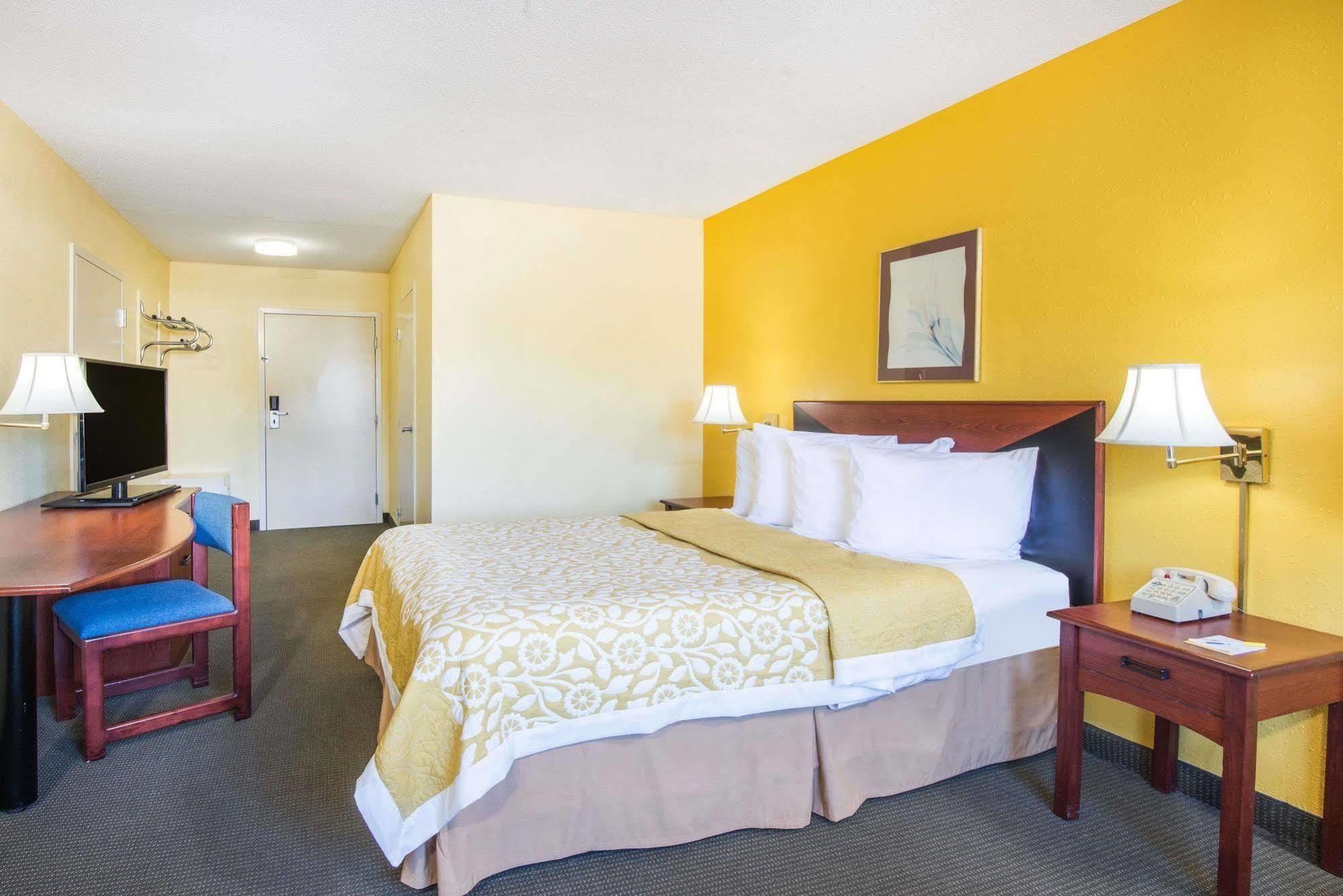 Days Inn By Wyndham Milan Sandusky South Esterno foto