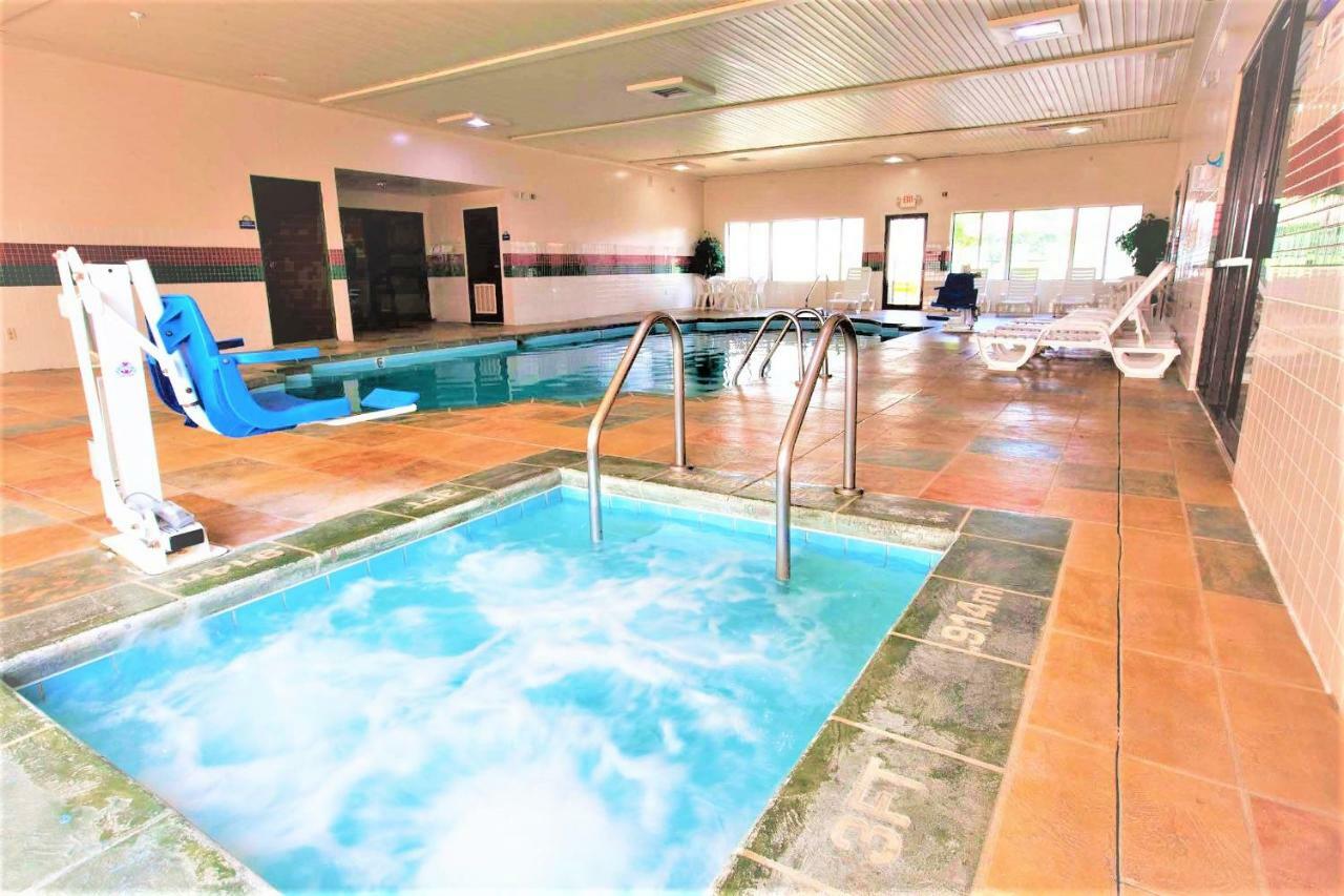 Days Inn By Wyndham Milan Sandusky South Esterno foto
